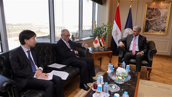 وزير السياحة يستقبل