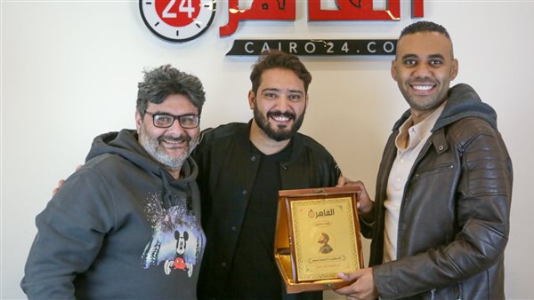 القاهرة 24 يكرم الفنان