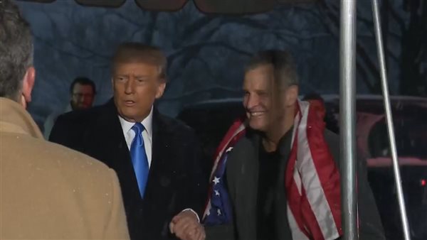 ترامب يستقبل الأمريكي