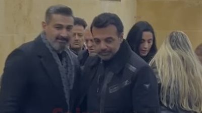 ياسر جلال وإيهاب فهمي وسهير شلبي يقدمون واجب العزاء في شقيق الفنانة شهيرة بمسجد الحامدية الشاذلية