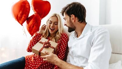 بدأ بجنازة وأصبح احتفالية.. تاريخ وقصة عيد الحب في مصر