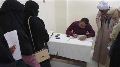 ضمن مبادرة حياة كريمة.. استخراج البطاقات الشخصية لـ471 سيدة وفتاة في قرى أسوان