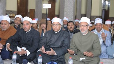 نائب محافظ سوهاج يكرم عددًا من الدعاة والأئمة خلال احتفالية ليلة النصف من شعبان| صور