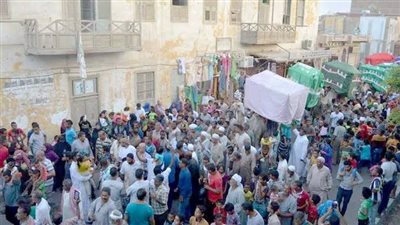 اليوم.. أهالى القصير يحتفلون بليلة النصف من شعبان بـ مسيرة المحامل