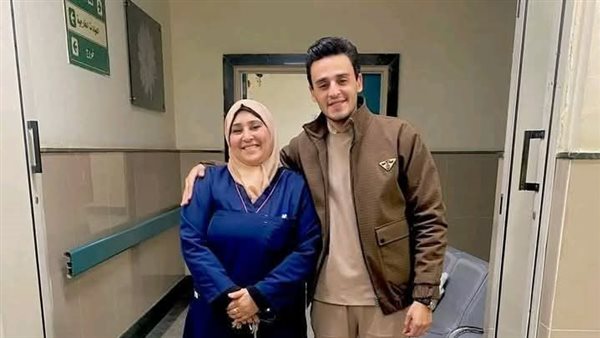 الطبيب الشاب ووالدته