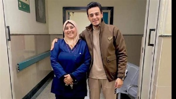 صورة طبيب شاب مع