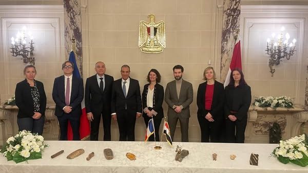 وزير الخارجية 