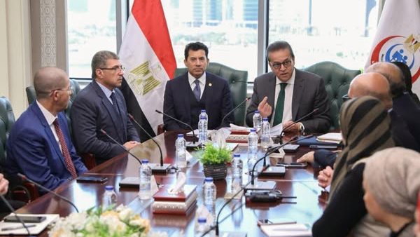 وزيرا الصحة والشباب