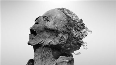 ملفوف بجلد غنم.. المتحف المصري بالتحرير ينشر صورة أرشيفية لـ مومياء رجل يصرخ