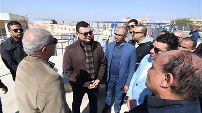 وزير الإسكان يتفقد مشروع إسكان روضة العبور ومحطة مياه الشرب بمدينة العبور