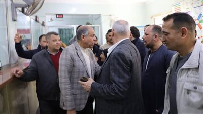 محافظ المنيا يتابع سير العمل بالمركز التكنولوجي لخدمة المواطنين بمركز مغاغة 