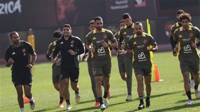 مران الأهلي| محاضرة فنية للاعبين وتقسيمة مصغرة قبل لقاء الإسماعيلي