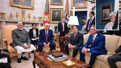 التقطت له في سجن جورجيا.. صورة لـ ترامب داخل البيت الأبيض تثير الجدل