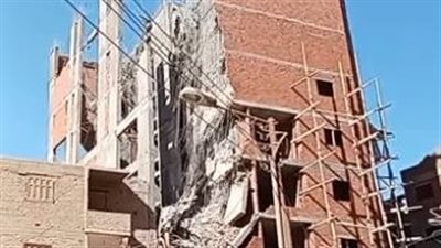 انهيار أجزاء خرسانية من عمارة سكنية مكونة من 10 طوابق بأسيوط| بث مباشر 