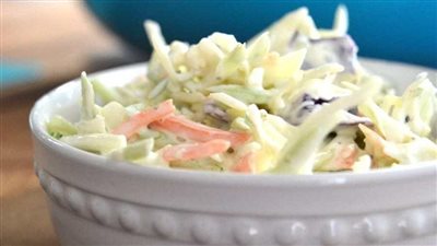 طريقة عمل الكول سلو بالمايونيز.. 3 وصفات لسلطة المطاعم الأصلية 