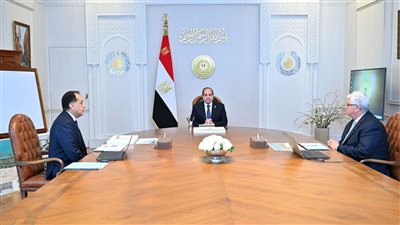 الرئيس السيسي يوجه بتوفير الأدوية لصالح أهالي غزة واستمرار تقديم الخدمات الطبية لهم بالمستشفيات الجامعية