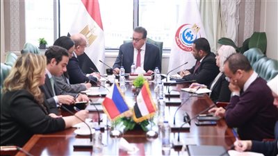 وزير الصحة يناقش تصدير الدواء للسوق الفلبينية واستقطاب الخبراء لتدريب التمريض المصري