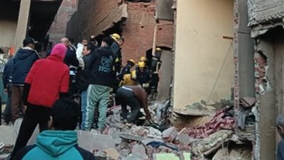 مصدر: بدء إزالة أول مبنى مجاور لعقار كرداسة المنهار.. ورفع حطام الحادث