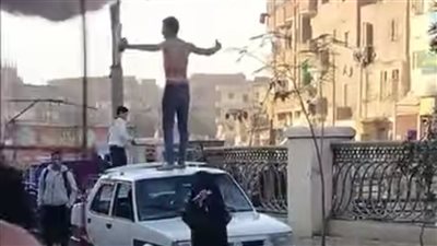 تحت تأثير الإستروكس.. تفاصيل سير شاب عاريا بميدان السواقي بالفيوم
