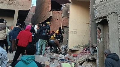 الدفع بـ 15 سيارة إسعاف.. الصحة: وفاة 10 مواطنين في انهيار عقار كرداسة وإصابة 3 آخرين