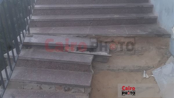  انهيار سلم المشاة