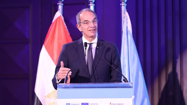 وزير الاتصالات 