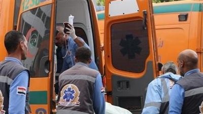 إصابة 3 أشخاص في انقلاب سيارة ملاكي بطريق القصير ـ قفط