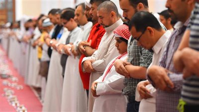 شوقي علام: صلاة التراويح بالمنزل جائزة.. والأفضل في جماعة 