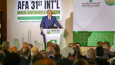 باستثمارات 400 مليون دولار.. وزير قطاع الأعمال: بدأنا في تنفيذ مصنعين لحمض النيتريك ونترات الأمونيوم بشركة كيما