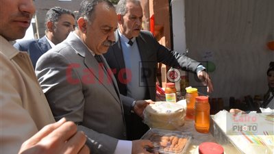 خلال جولته بـ ساحل سليم.. محافظ أسيوط يفتتح منافذ ومعارض أهلًا رمضان لبيع السلع الغذائية