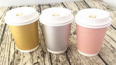 تحتوى على مواد خطيرة.. تحذير من خطورة استخدام الأكواب الورقية
