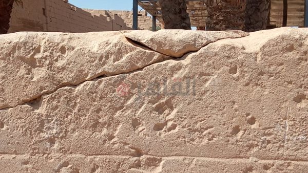 نحات فرنسي يتسبب