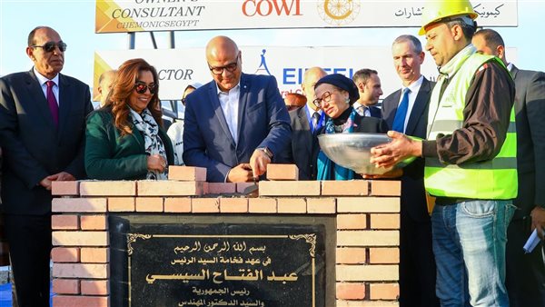 جانب من وضع حجر الأساس