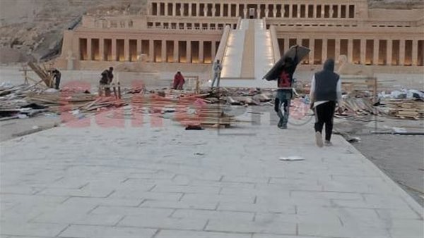 أعمال نظافة معبد