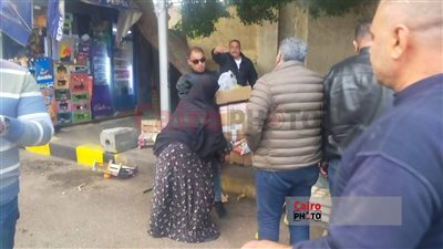الحي صادر بضائعها.. بائعة فواكه بالدقي تستغيث: ماعنديش مصدر رزق تاني وبجهّز 4 بنات| صور 