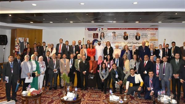 جانب من مؤتمر جامعة