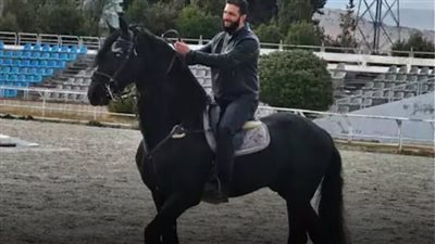  حصان أسود وسترة جلدية.. ظهور أحمد الشرع يتصدر تريند السوشيال ميديا| ما القصة؟ 