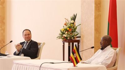 بيلاروسيا وأوغندا تعفيان حاملي جوازات السفر الدبلوماسية والخدمية من التأشيرات