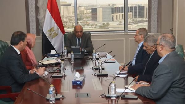 خلال الاجتماع