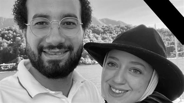 آية عادل وزوجها 