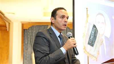 الخبير الاقتصادي مدحت نافع: أزمة فرع بنك مصر في الإمارات ليست سببًا مباشرًا لارتفاع سعر الدولار