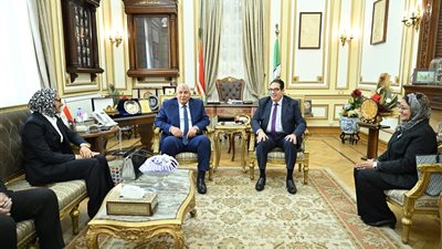 رئيس جامعة القاهرة: التعاون مع الوادي الجديد هدفه استخدام الحلول المبتكرة في مواجهة التحديات الزراعية بالمناطق الصحراوية