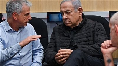 القبض على مستشارين لـ نتنياهو بتهمة تلقي رشوة من قطر ونشر معلومات مسيئة لمصر