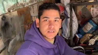 شاب مريض بضمور النخاع الشوكي يعمل ميكانيكيا بالقليوبية: اشتغلت عشان أخفف العبء عن أهلي| بث مباشر