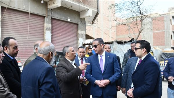 محافظ الفيوم خلال