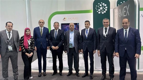 خالد عبد العزيز يزور