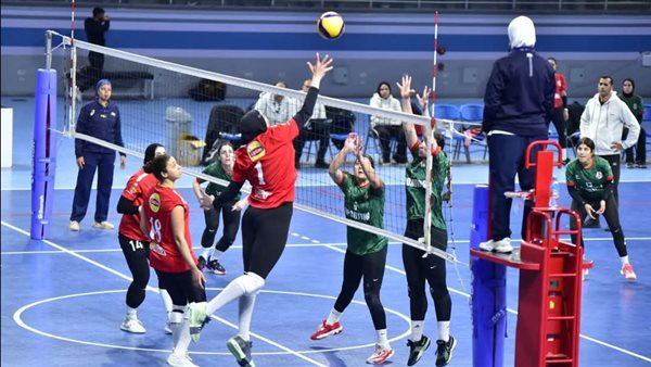 الأهلي يفوز على سبورتنج