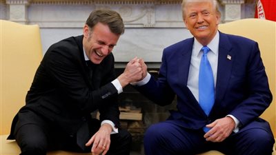 تحدث بالفرنسية دون مترجم.. ترامب يمازح ماكرون: خدعني وفوجئت بتصريحات لم نتفق عليها 