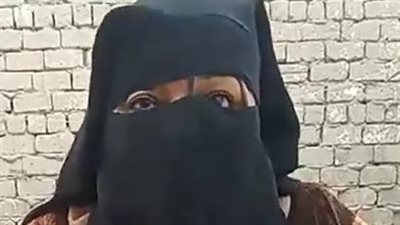 معاناة سيدة تعيش بمنزل دون سقف في أسيوط: مش عارفين نتدفى من البرد وحالتنا صعبة| بث مباشر