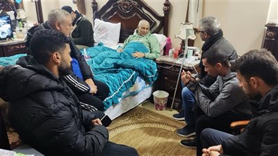 بابافاسيليو والجهاز الفني لغزل المحلة في زيارة للكابتن صابر عيد| صور